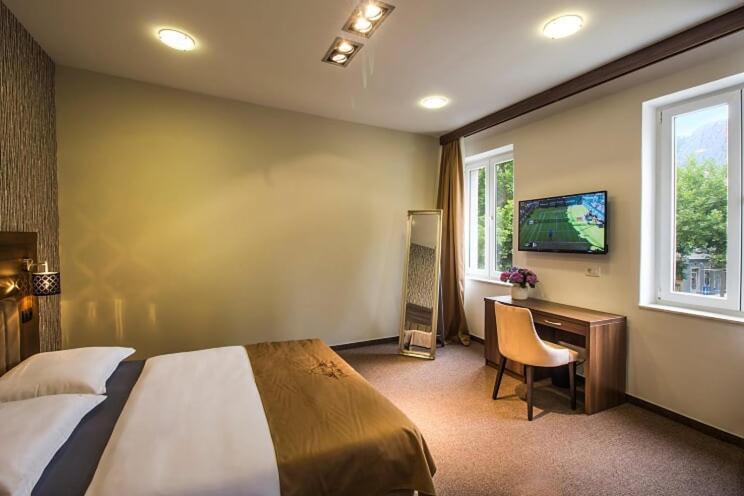 Central Luxury Rooms Омиш Экстерьер фото