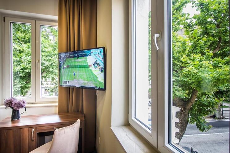 Central Luxury Rooms Омиш Экстерьер фото