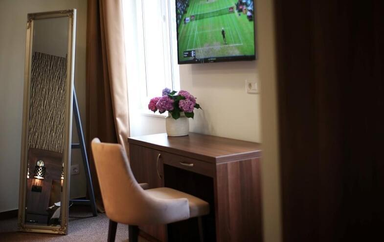 Central Luxury Rooms Омиш Экстерьер фото